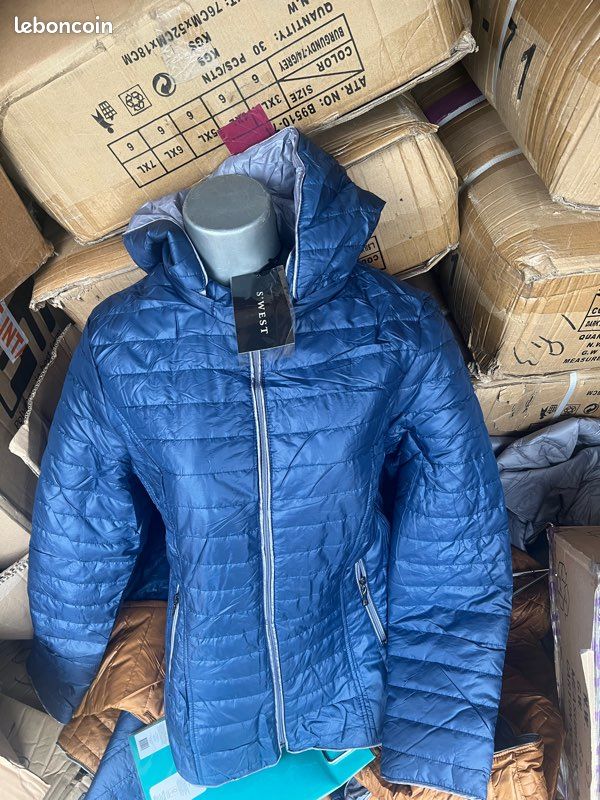 Lot revendeur fille du 3 au 14ans - Vêtements