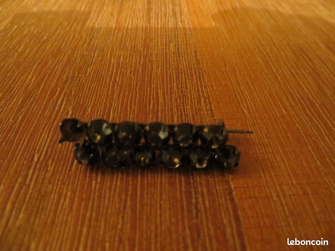 Broche épingle argent 1950 pierres noires serties (image 3)