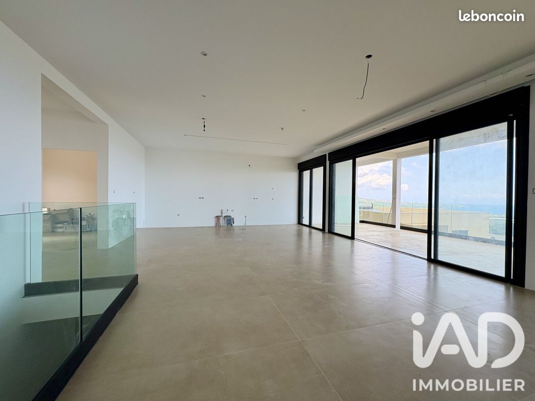 Maison 6 pièces 250 m² · à La Possession · 250 m² · 755 000 €