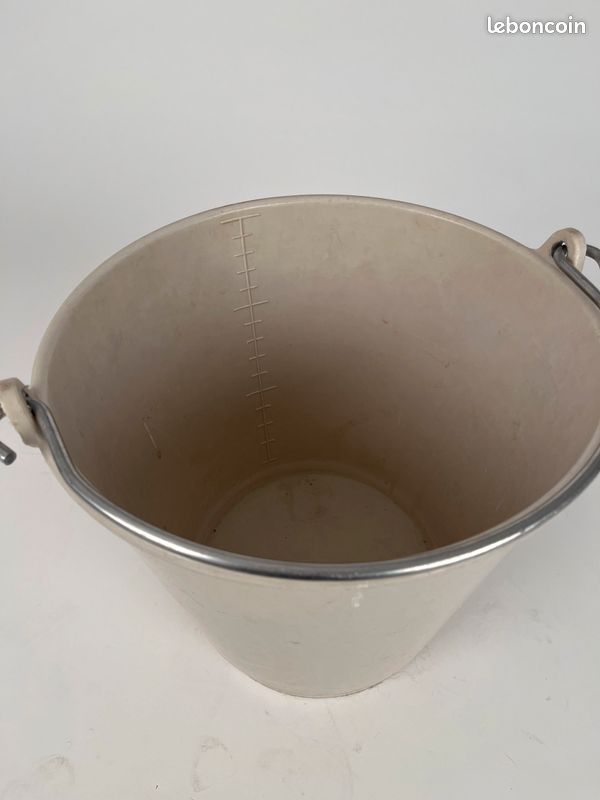 Seau chantier ou Menager graduée diam. 30 cm (image 2)