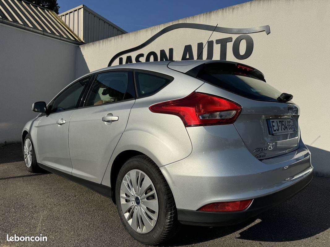 Ford FOCUS 1.5 TDCI 120CH STOP&START TITANIUM (image 4)