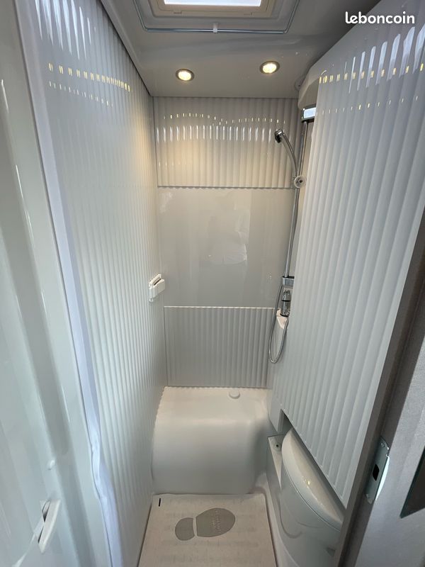 Profilé compact moins de 6m - 2 places couchages - Etrusco V5.9 DR (image 6)