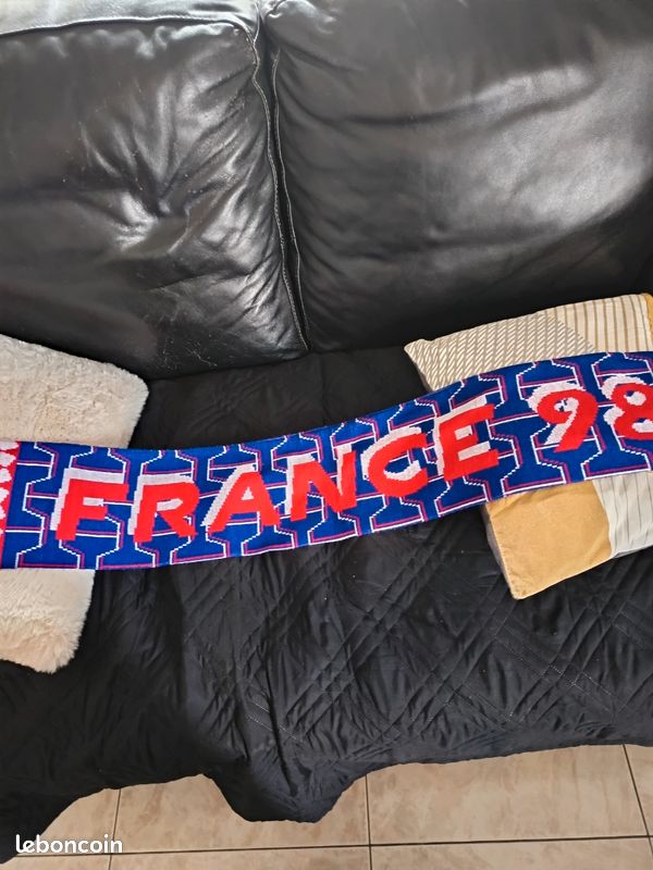 Monde 1998 - Très Rare Collection Complète Coupe Du Monde De Football France 1998 De 36 Feuilles Dossier