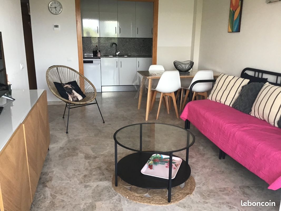 Joli 2ch 2sdb grande terrasse piscine parking privé proche plage et centre ville (image 14)