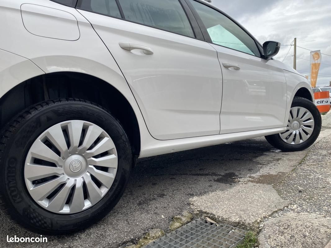 Skoda Kamiq 1.0 TSI 95CH ACTIVE (image 4)