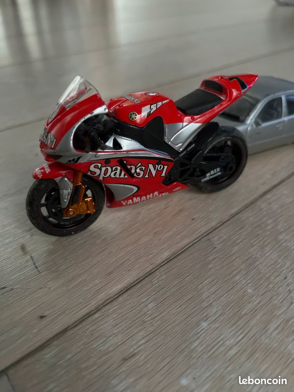 Lot de 8 voitures de sport miniatures en métal (image 9)