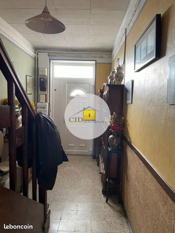 https://img.leboncoin.fr/api/v1/lbcpb1/images/95/3c/fb/953cfb6027b163cdc9a2ff234cb6ee12b6f8a8a6.jpg?rule=ad-image