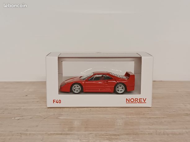 VALISE NOREV JET CAR FRANCE avec 12 VOITURES PUBLICITAIRE 1/43