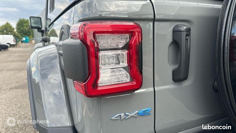 Jeep Wrangler Unlimited 2.0 T 380ch 4xe Overland Command-Trac MY23 (image 32)