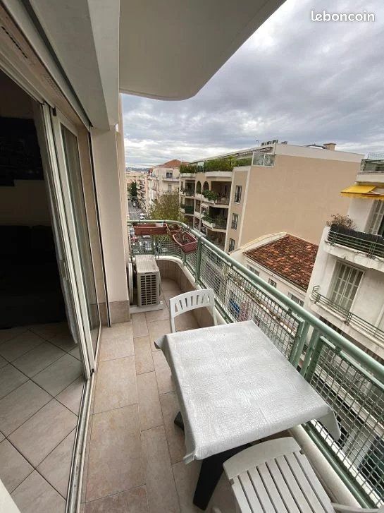Appartement 2 pièces 55 m² · à Antibes · 55 m² · 1 050 €