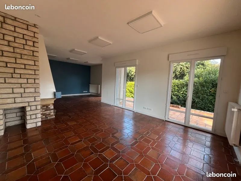 Maison 6 pièces 159 m² · à Montluçon · 159 m² · 150 000 €