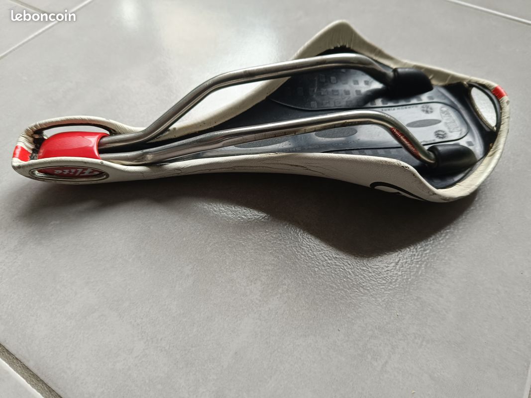 Selle SELLE ITALIA MAX SLR BOOST GEL SUPERFLOW L Rails TI316