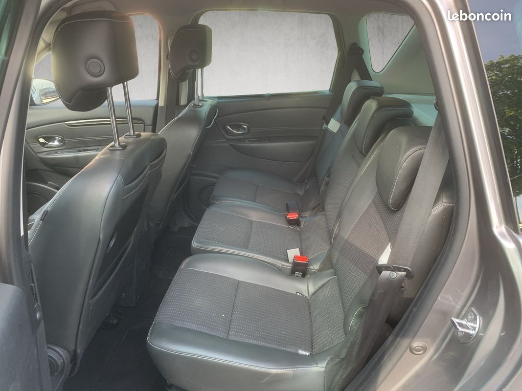 RENAULT SCENIC III dCi 110 Energy eco2 Bose Edition (image 17)