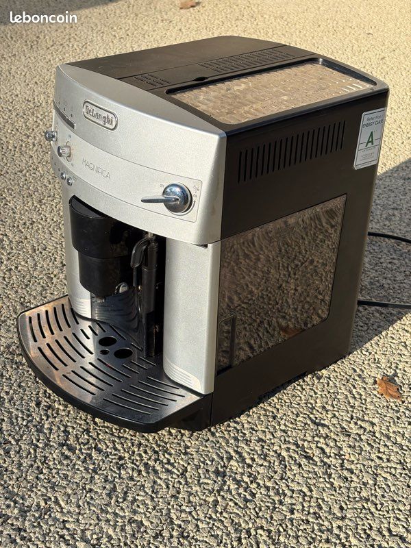 Machine à café DéLonghi esam3200 Électroménager