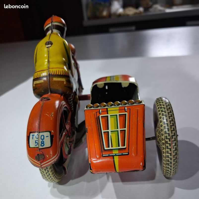 Rare moto jouet en tôle TIPP CO - Collection