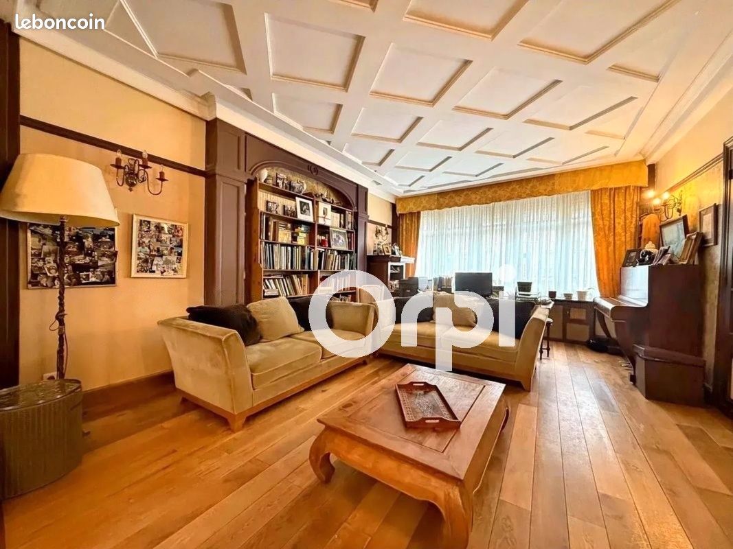 Maison 10 pièces 298 m² · à Orchies · 298 m² · 443 000 €