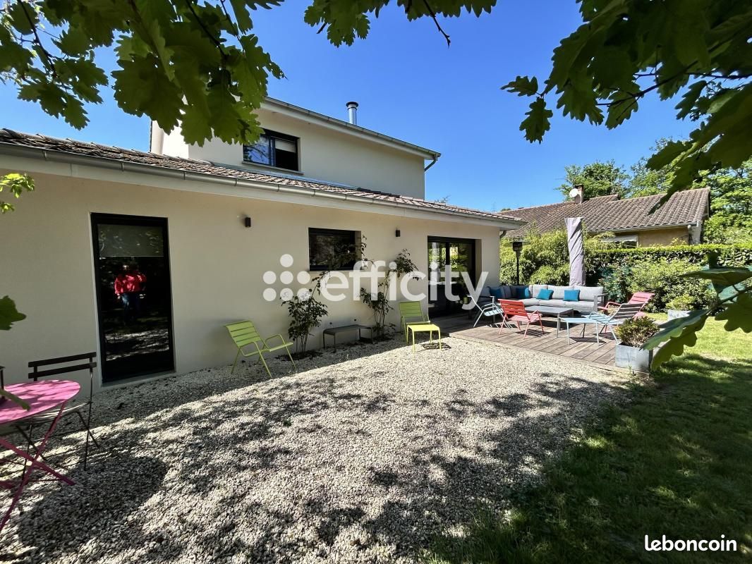 Maison 6 pièces 147 m² · à Tassin-la-Demi-Lune · 147 m² · 898 000 €