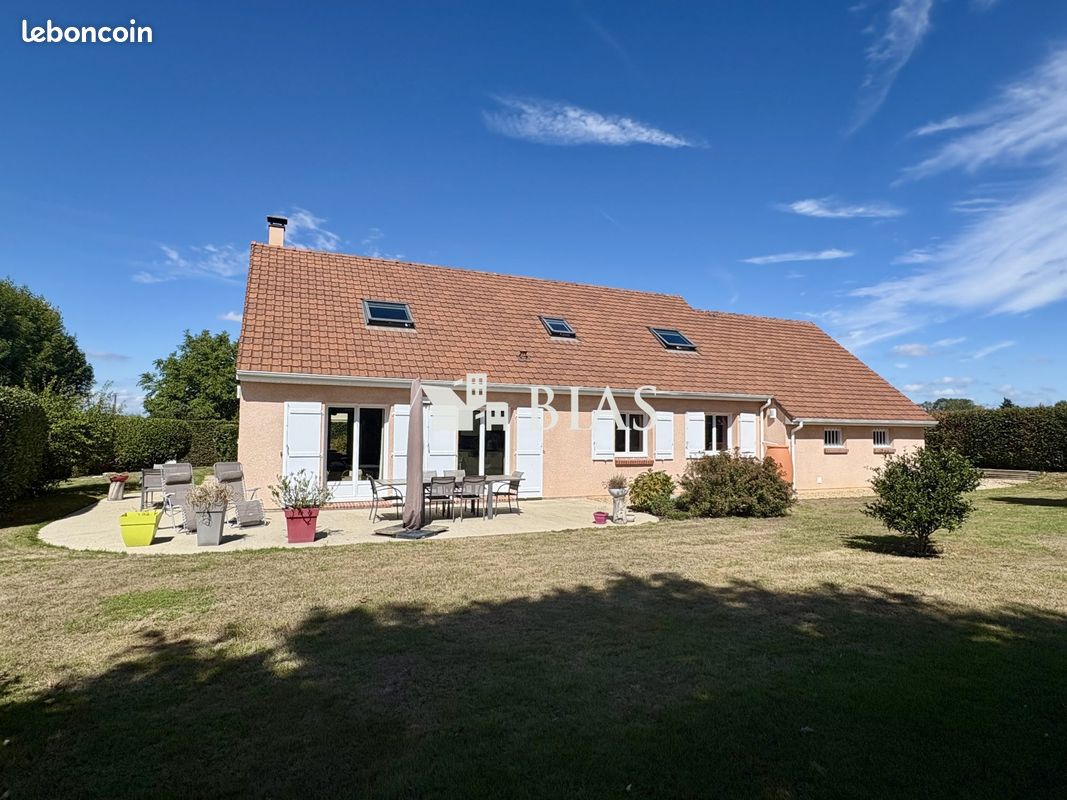 Maison 7 pièces 148 m² · à Routot · 148 m² · 304 500 €