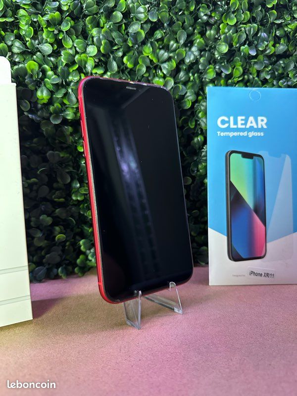 IPhone 11 RED (image 2)