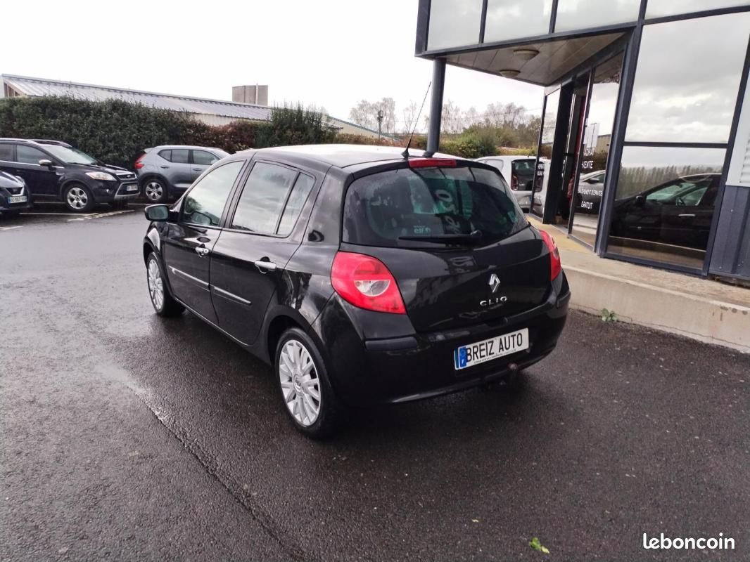 Renault Clio III 1.5 DCI 85 DYNAMIQUE 5P (image 6)