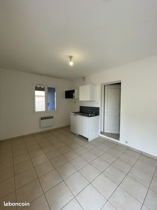 Appartement 1 pièce 17 m² · à Aix-en-Provence · 17 m² · 582 €