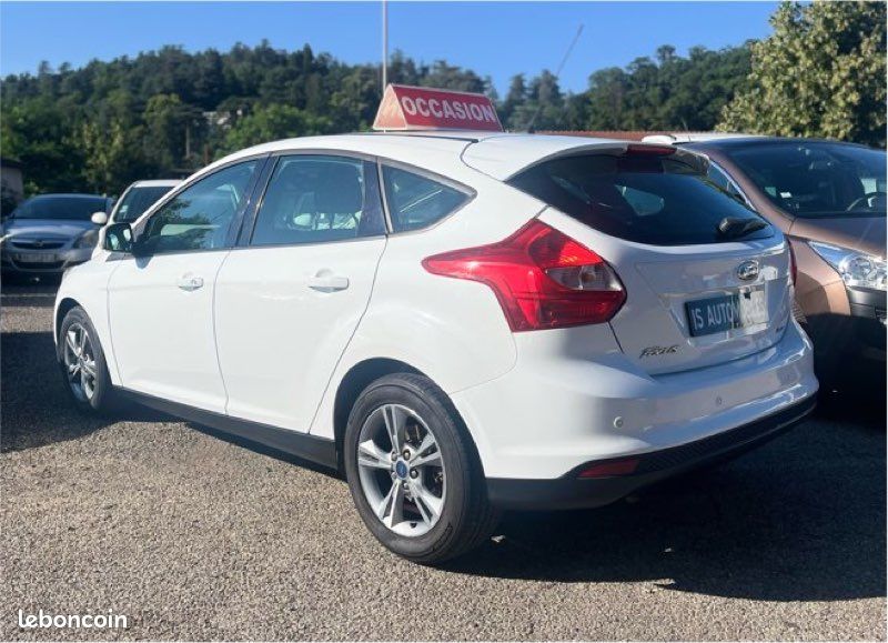 FORD FOCUS 1.0 SCTI 125ch Trend Distribution à jour (image 4)
