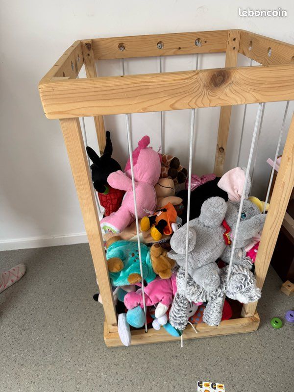 Meuble à peluches ou ballon (image 1)