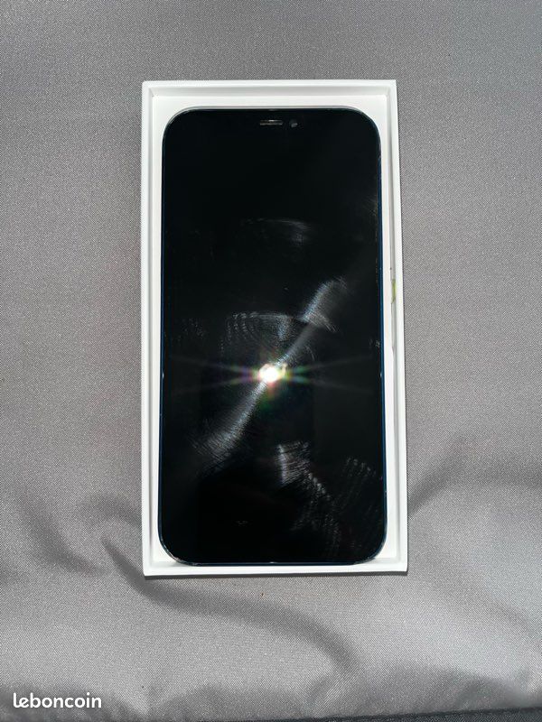 IPhone 12 (image 3)