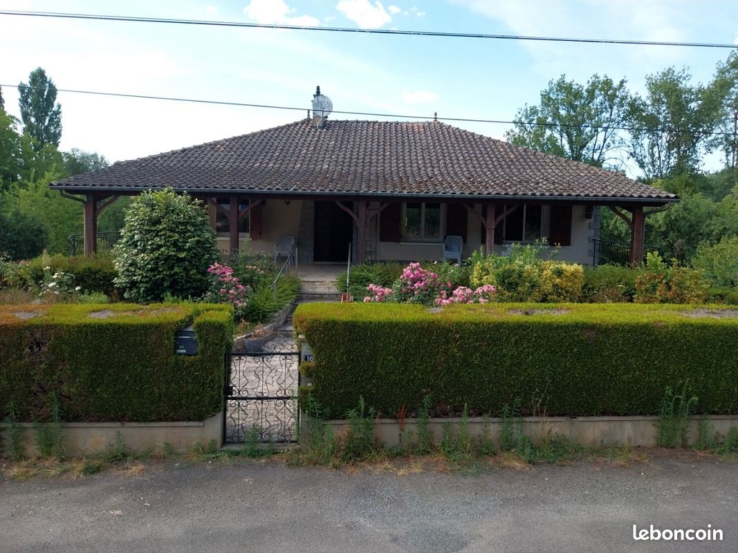 Maison 6 pièces 117 m² · à Chabanais · 117 m² · 170 000 €