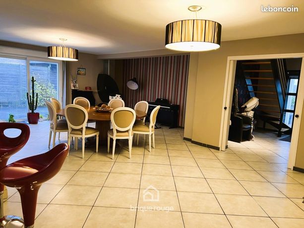 Maison 7 pièces 274 m²