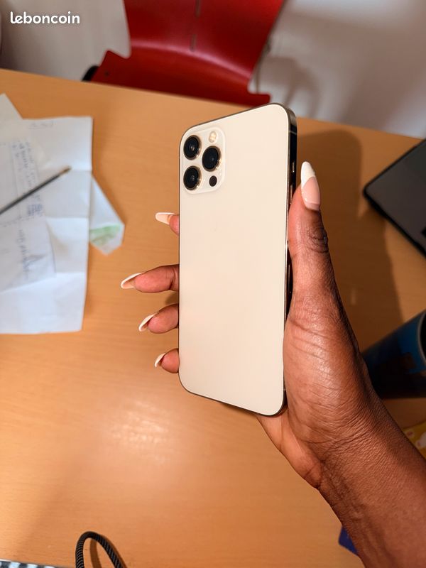 APPLE iPhone 12 256Go Blanc - Reconditionné - Très bon état - Téléphonie