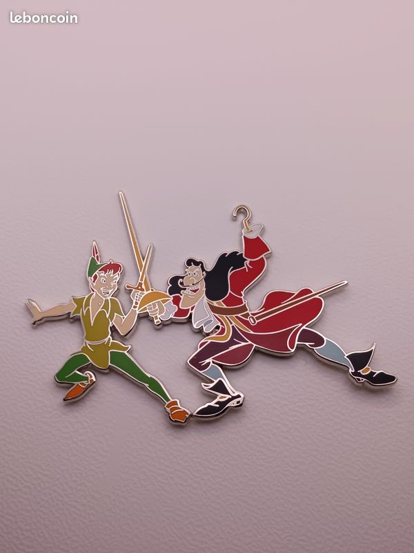 Pin's Disney Peter Pan Capitaine Crochet Disneyland DLP Broche Épingle Collection pin Trading (image 1)