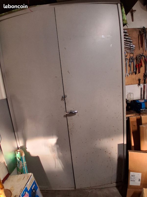 Armoire métallique (image 1)