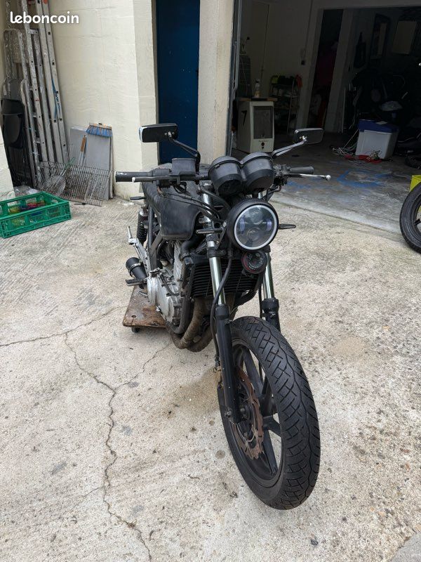 Honda CB500 PC32 Café Racer – Base saine à terminer (image 3)