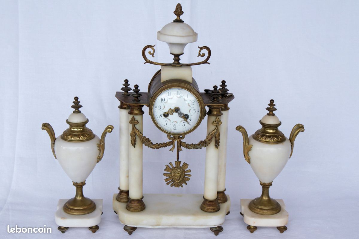 Pendule portique style Louis XVI, 1855 (image 1)