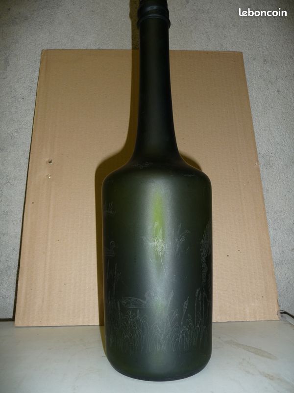 Bouteille de verre vide avec canard gravé (image 2)