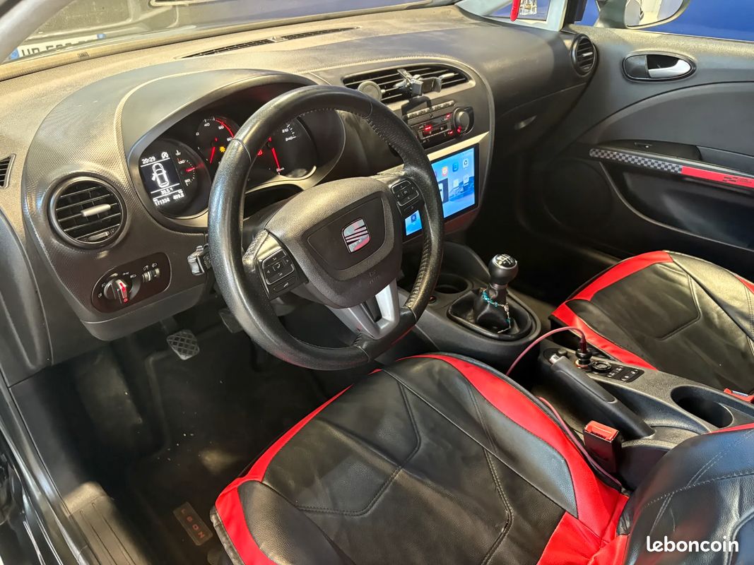 SEAT Leon 1.6 D 105ch Style - 2012 - 171 500 km - CarPlay - Faible km (image 7)