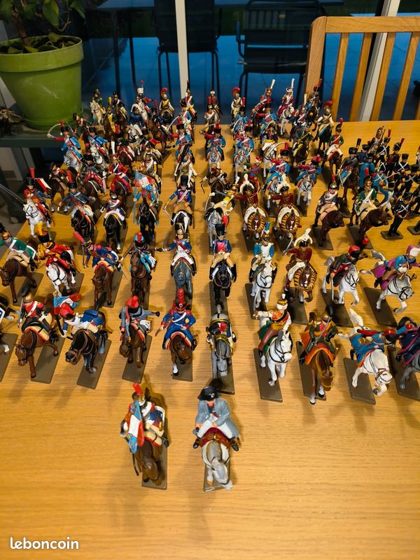 DELPRADO. Lot de 42 figurines en plomb dont une Napoléon ... - 86150747