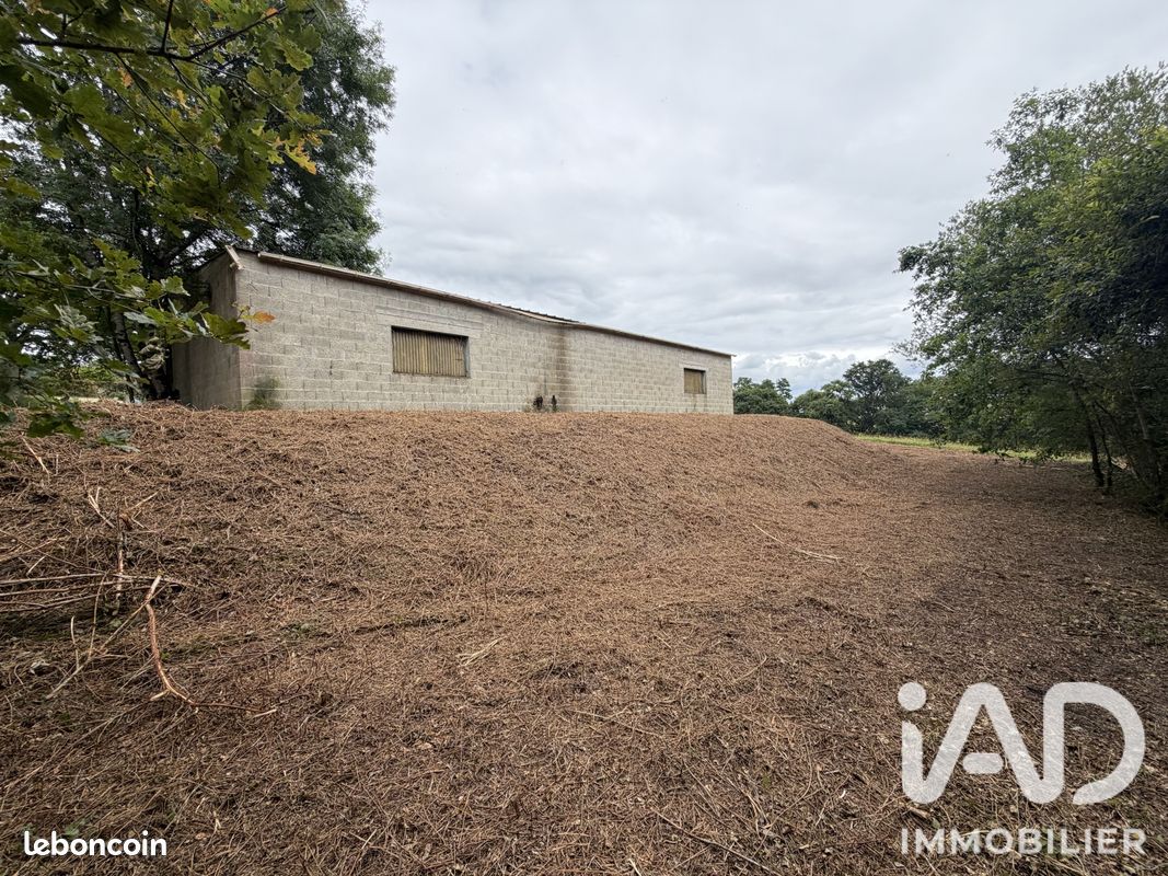 Terrain 2356 m² · à Banos · 2 356 m² · 49 900 €