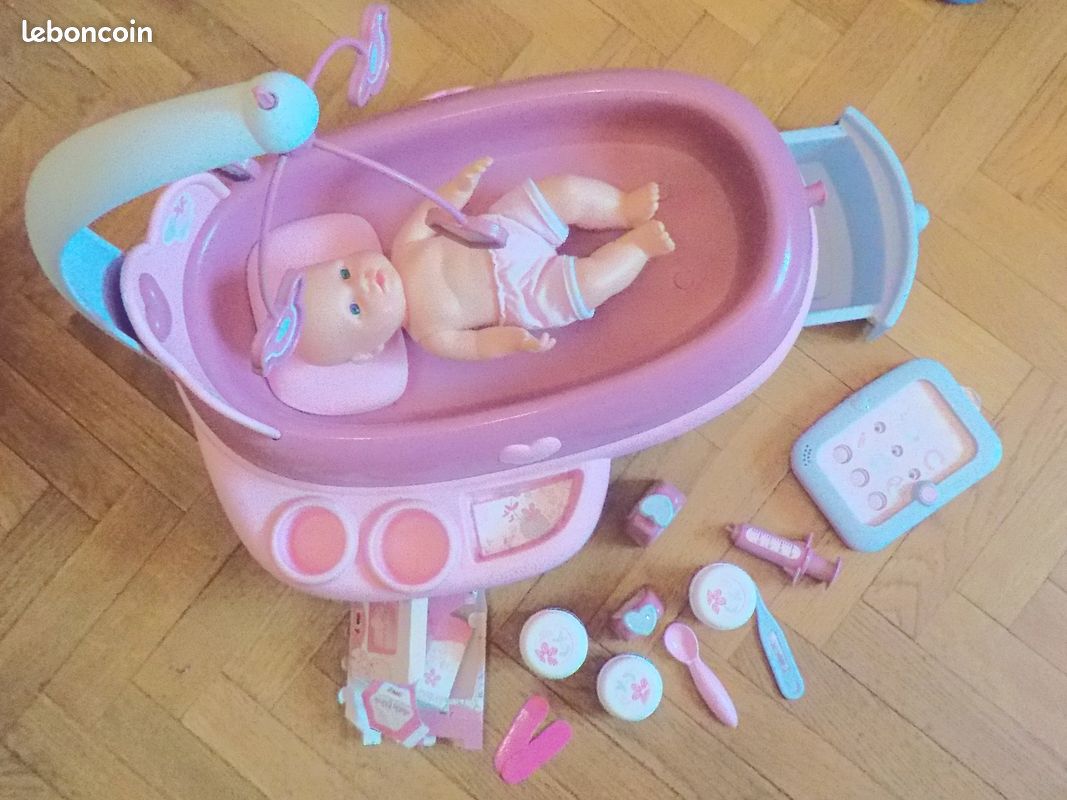 Nursery bébé avec tablette électroniique (image 3)
