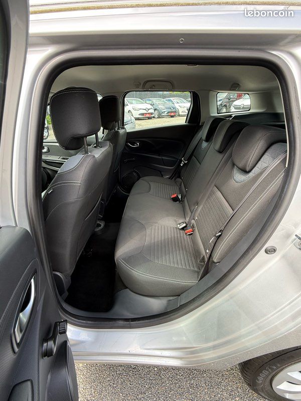 RENAULT Clio IV Estate 1.5 DCi 90 cv (image 8)