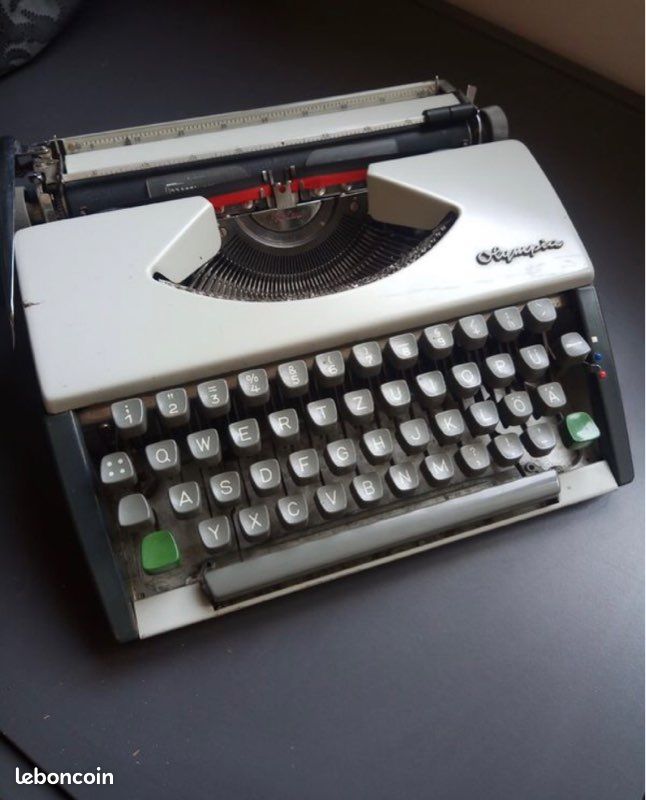 Machine à écrire Olympia (image 1)