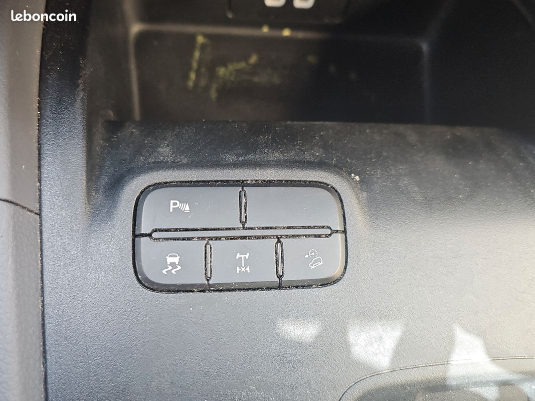 Ford ranger double cabine 3.2 tdci 200 wildtrack 4x4 bva- garantie 6 mois (image 29)