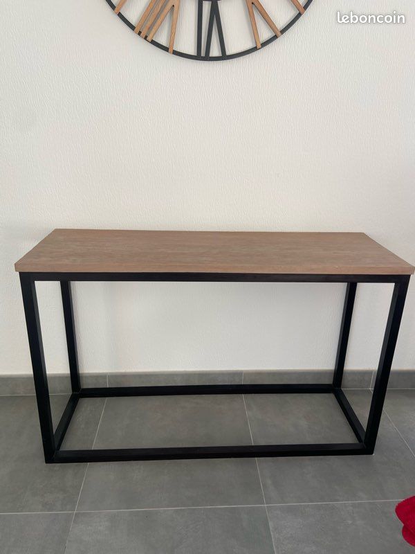 Table console (image 2)