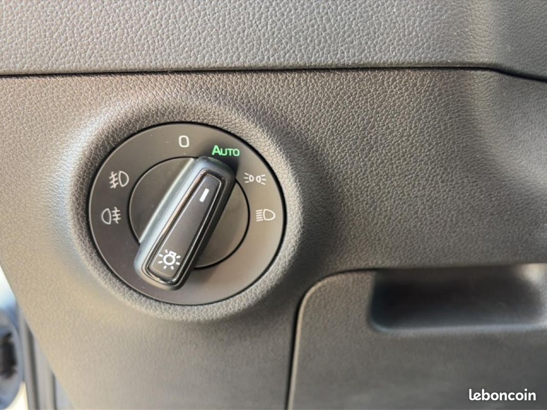 SKODA KAROQ 1.5 tsi 150 selection dsg7 (image 11)