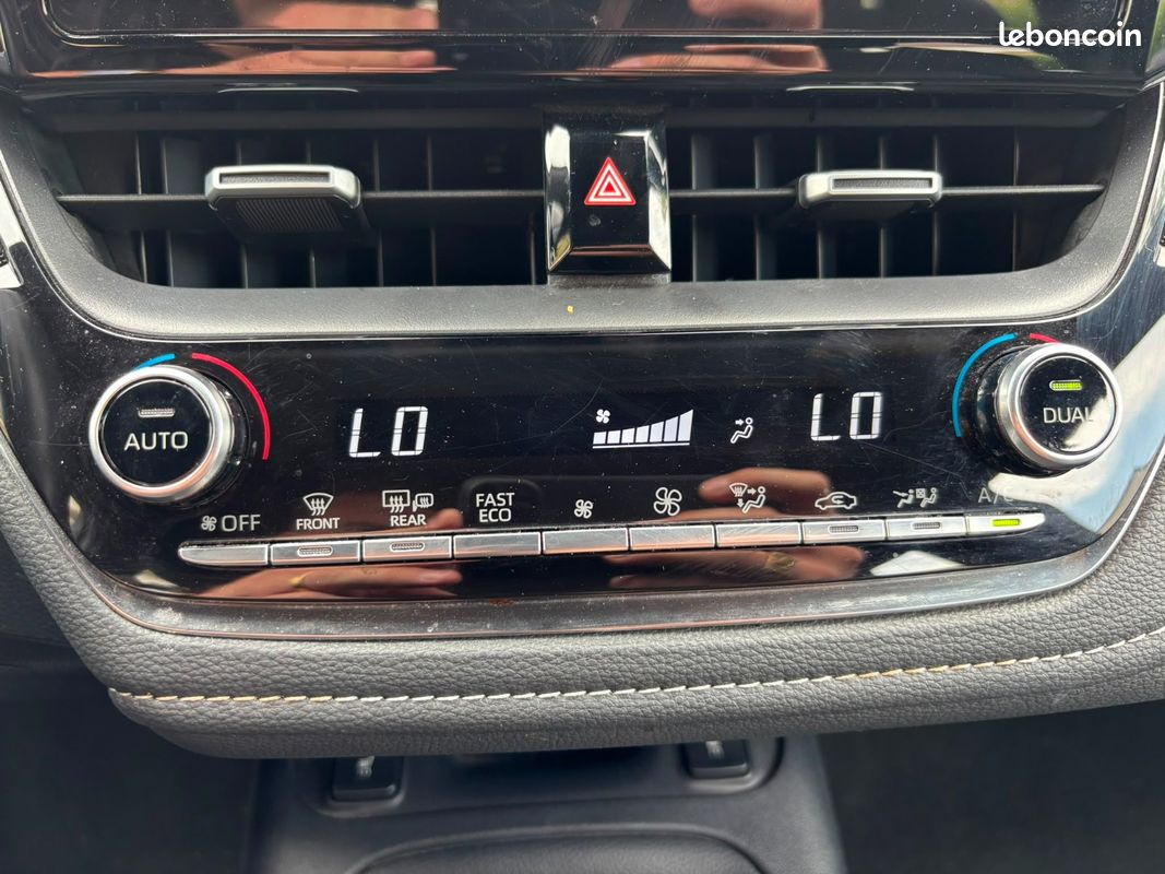 TOYOTA COROLLA TOURING SPORTS HYBRIDE MY21 122h Dynamic (image 32)