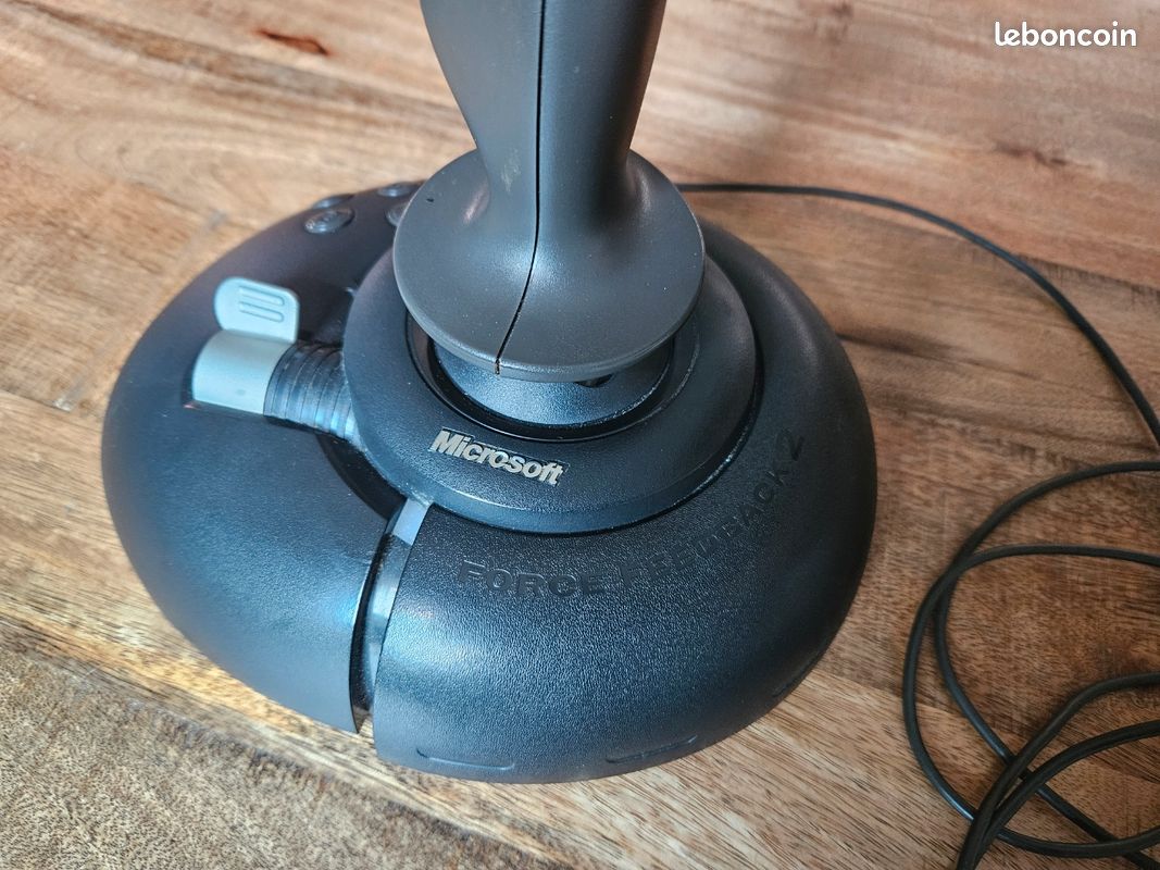 Lot 2 joysticks simulateur de vol : Thrustmaster HOTAS Cougar + Microsoft SideWinder Force Feedback 2 (image 3)