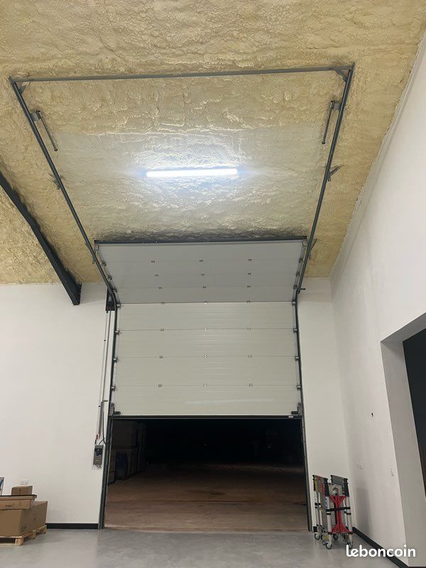 Local commercial 1 pièce 200 m² · à Gemeaux · 200 m² · 1 350 €/mois