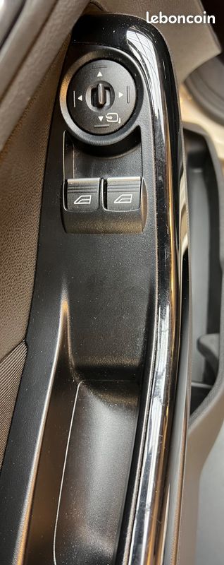 Ford fiesta 1.0 scti 100 titanium - gps - bluetooth - clim auto - suivi entretien - faible kilometrage (image 24)