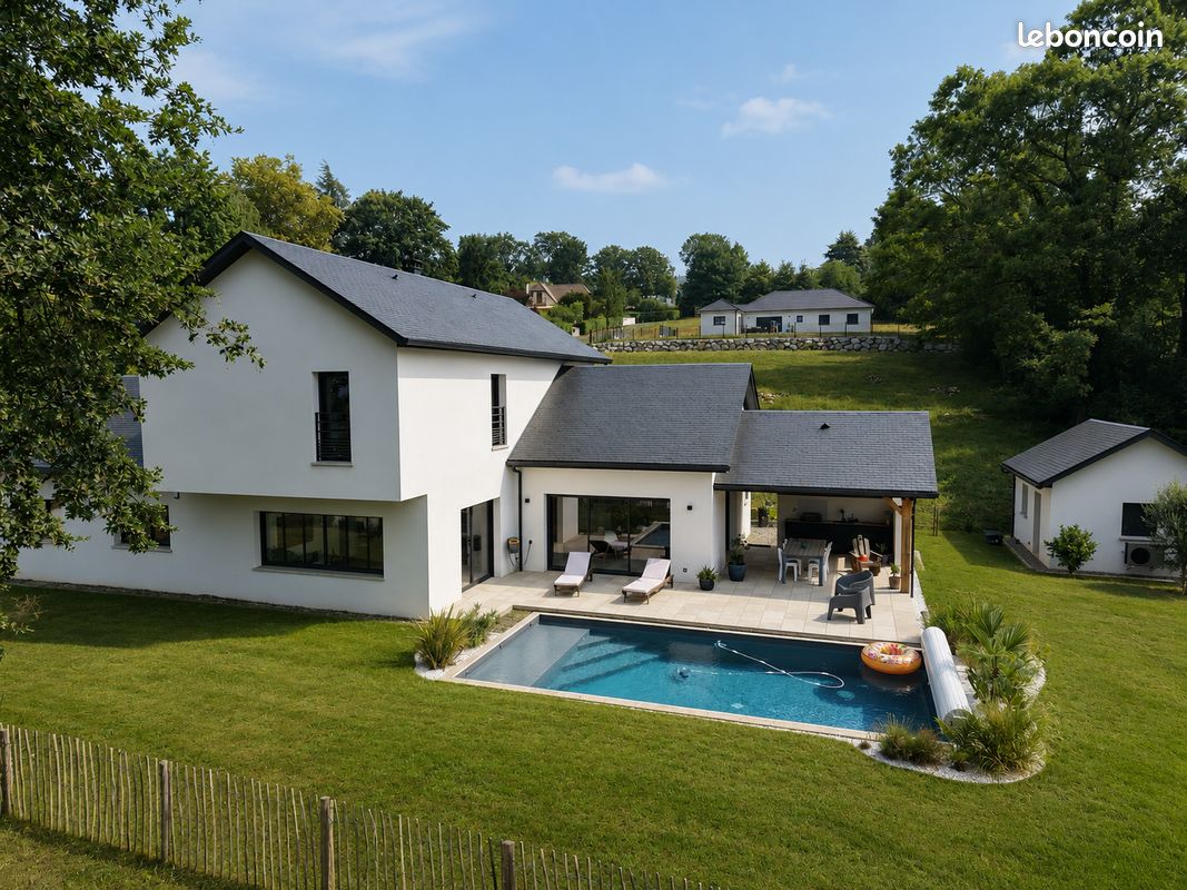 Maison 7 pièces 198 m² · à Serres-Morlaàs · 198 m² · 742 000 €